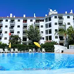شقة Apartamento 405 Em Urbanizacao Com Piscinas تافيرا
