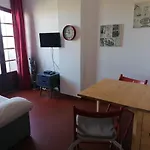 Apartamento 405 Em Urbanizacao Com Piscinas *