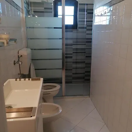 Apartamento 405 Em Urbanizacao Com Piscinas
