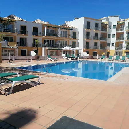 Apartamento Apartamento 405 Em Urbanização Com Piscinas *