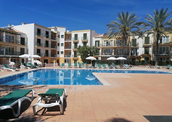 Apartamento 405 Em Urbanizacao Com Piscinas
