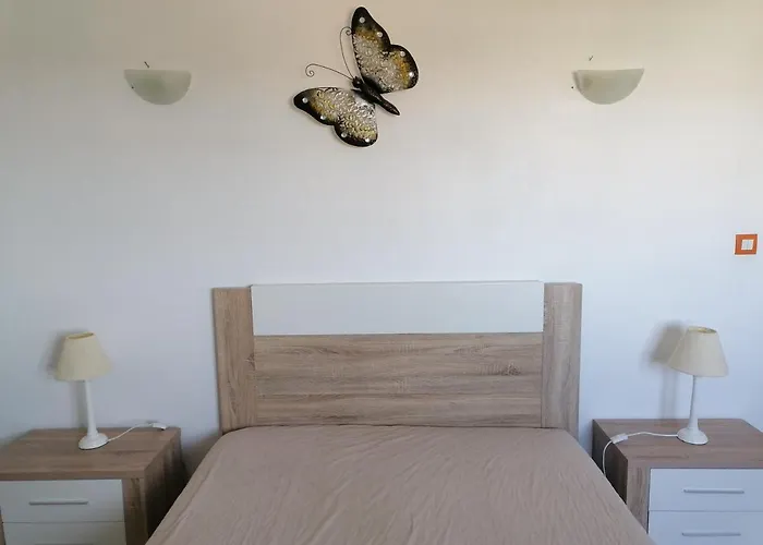 Apartamento 405 Em Urbanização Com Piscinas Apartamento *