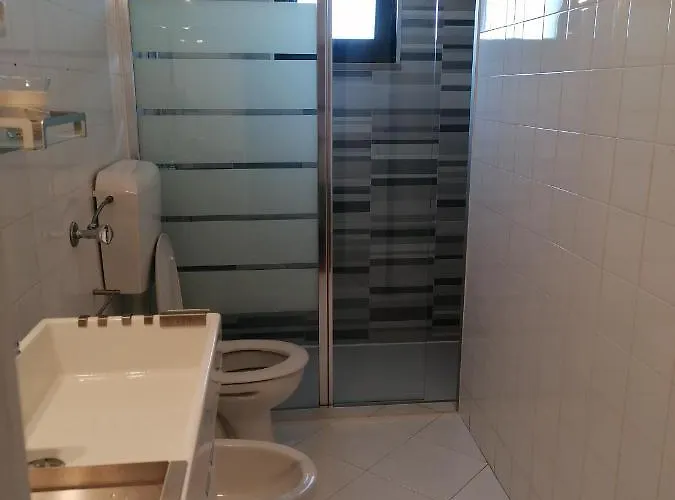 Apartamento 405 Em Urbanização Com Piscinas